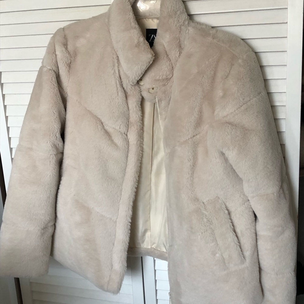 Zara faux fur white jacket